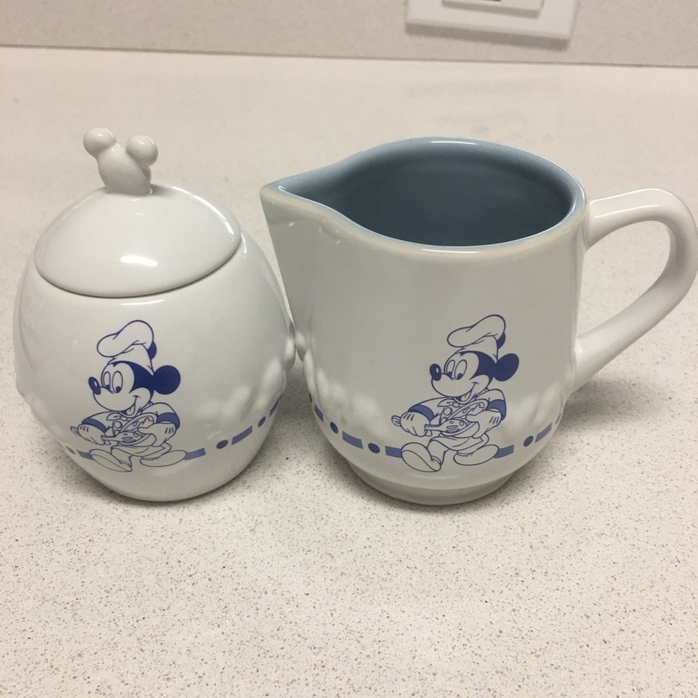 Disney vintage GORMET MIEKEY sugar bowl with & cream with light blue interior